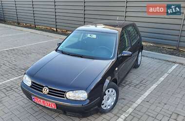 Хетчбек Volkswagen Golf 2003 в Черкасах