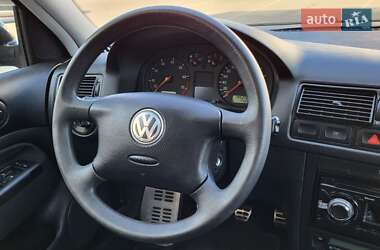 Хетчбек Volkswagen Golf 2003 в Черкасах