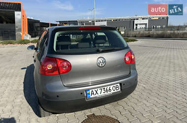 Хетчбек Volkswagen Golf 2004 в 
