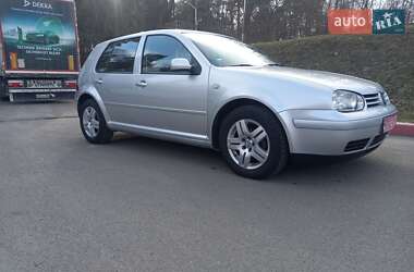 Хетчбек Volkswagen Golf 2001 в Львові