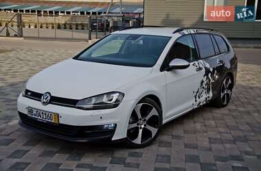 Універсал Volkswagen Golf 2015 в Сарнах