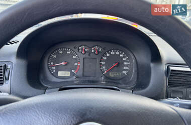 Універсал Volkswagen Golf 2002 в 