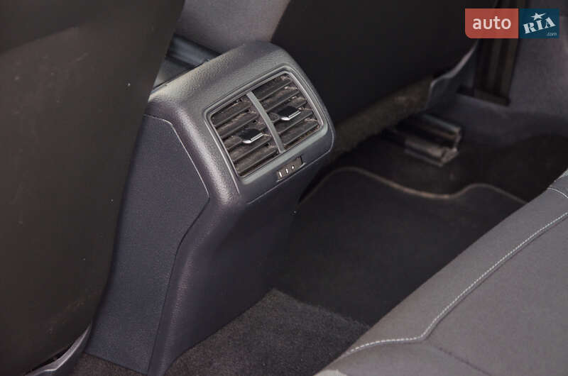 Універсал Volkswagen Golf 2015 в Сарнах