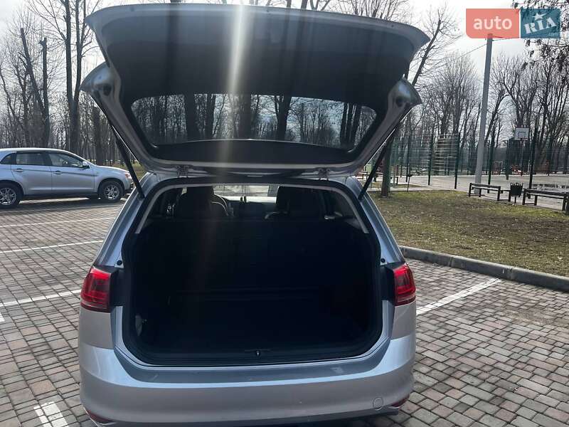 Универсал Volkswagen Golf 2015 в Кропивницком