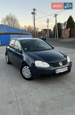 Хэтчбек Volkswagen Golf 2005 в Киеве