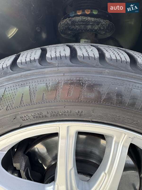 Хетчбек Volkswagen Golf 2012 в Вінниці