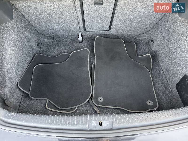 Хетчбек Volkswagen Golf 2012 в Вінниці