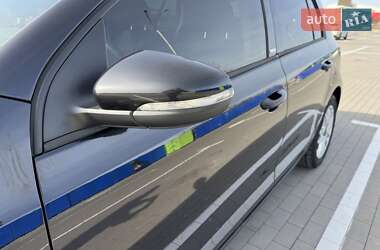 Хэтчбек Volkswagen Golf 2012 в 