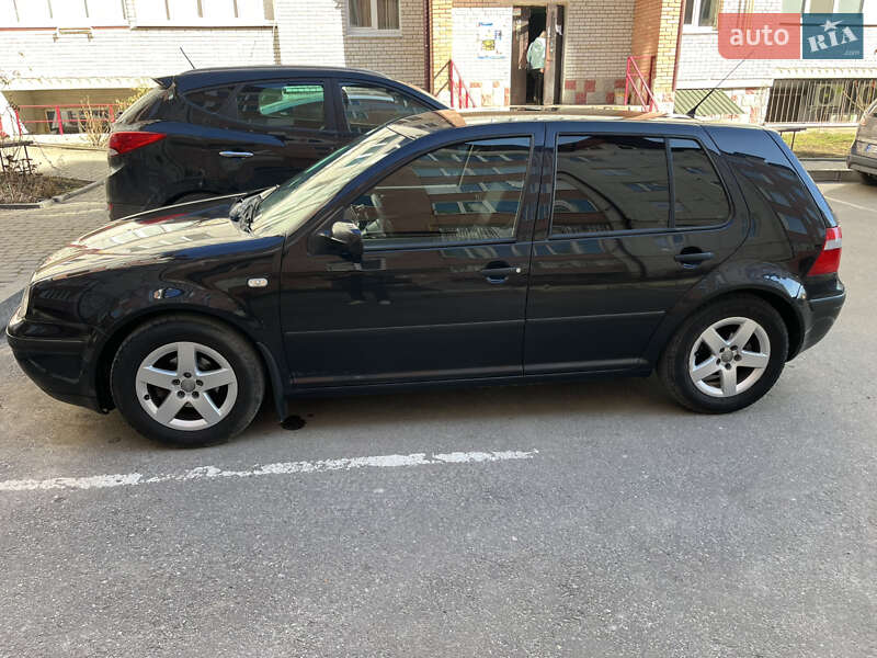 Хэтчбек Volkswagen Golf 2003 в Тернополе