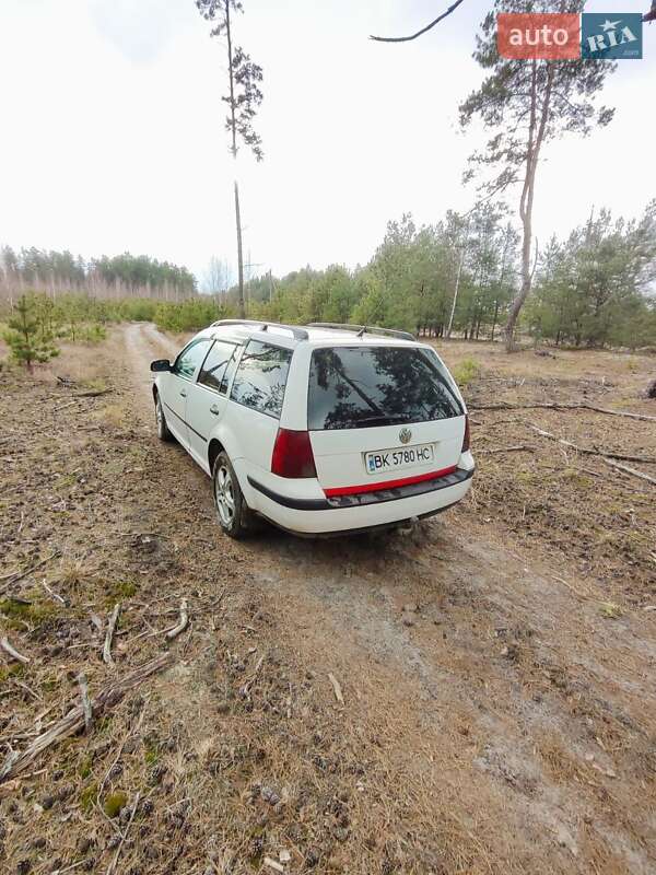Універсал Volkswagen Golf 2000 в Березному