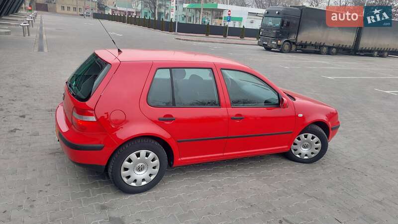 Хетчбек Volkswagen Golf 2003 в Одесі