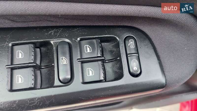 Хетчбек Volkswagen Golf 2003 в Одесі