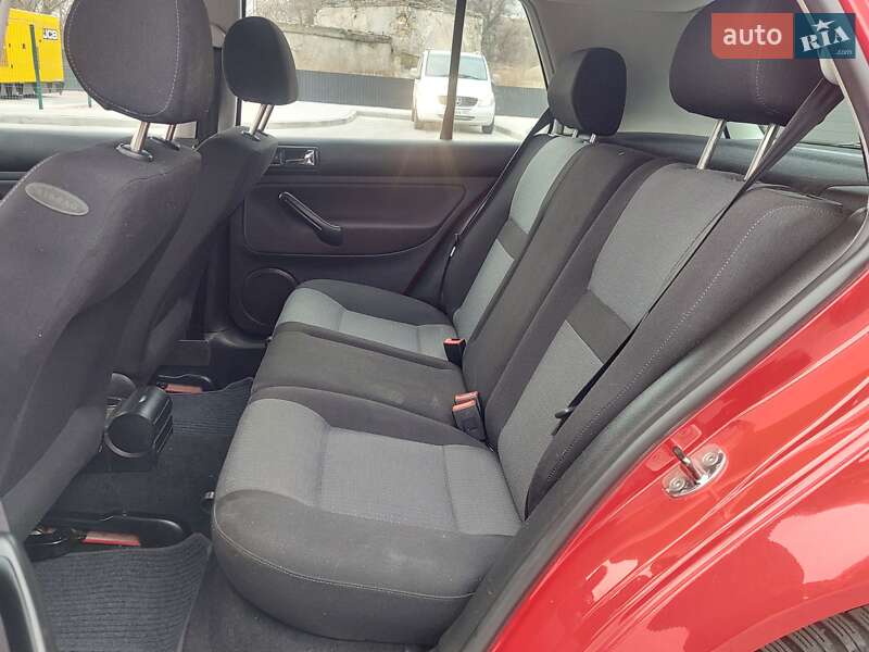 Хетчбек Volkswagen Golf 2003 в Одесі