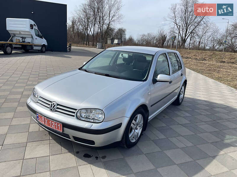 Хетчбек Volkswagen Golf 2002 в Самборі