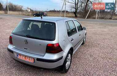 Хетчбек Volkswagen Golf 2002 в Самборі