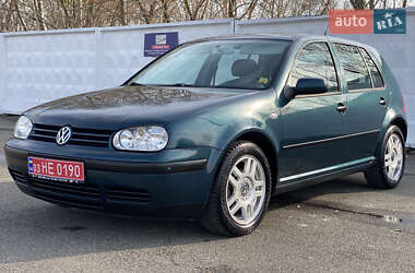 Хэтчбек Volkswagen Golf 2001 в Киеве