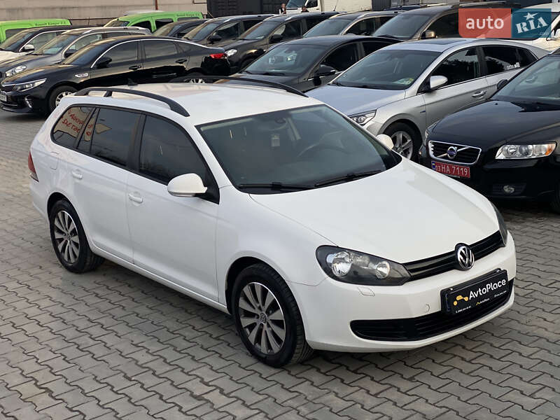 Универсал Volkswagen Golf 2011 в Луцке