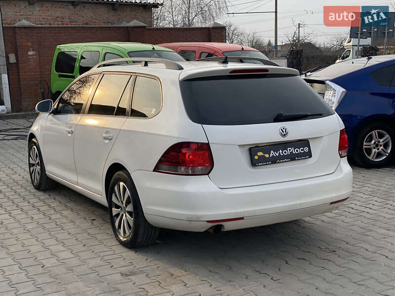 Универсал Volkswagen Golf 2011 в Луцке