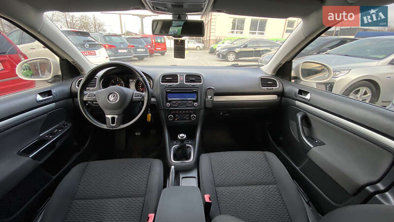 Универсал Volkswagen Golf 2011 в Луцке