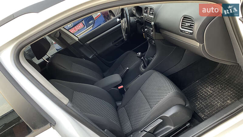 Универсал Volkswagen Golf 2011 в Луцке