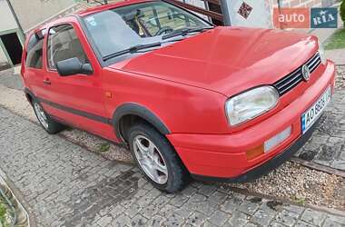 Хэтчбек Volkswagen Golf 1996 в Хусте