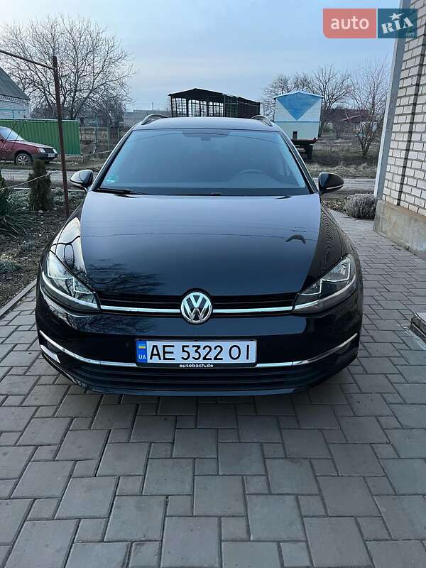Универсал Volkswagen Golf 2017 в 