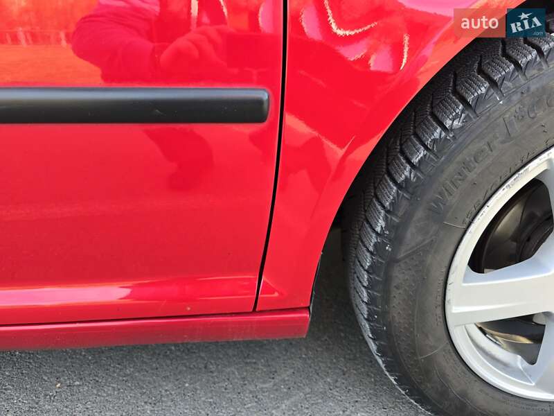 Хэтчбек Volkswagen Golf 2002 в Ивано-Франковске