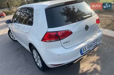 Хэтчбек Volkswagen Golf 2015 в Киеве