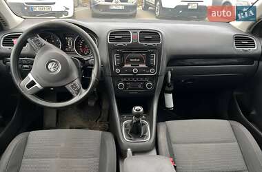 Універсал Volkswagen Golf 2010 в Львові