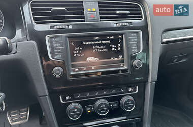 Хэтчбек Volkswagen Golf 2015 в 