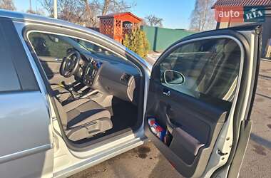 Хэтчбек Volkswagen Golf 2008 в 
