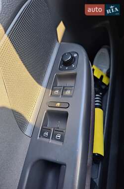 Хэтчбек Volkswagen Golf 2008 в 