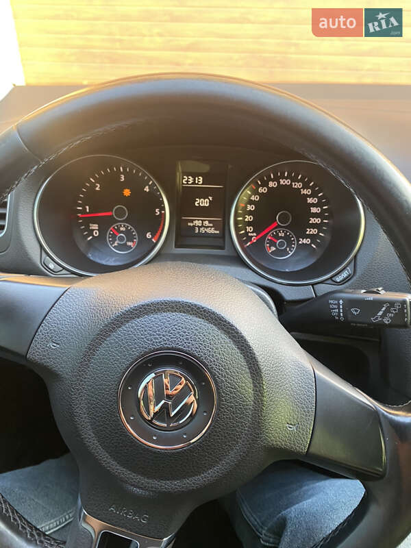 Хетчбек Volkswagen Golf 2009 в Чернівцях