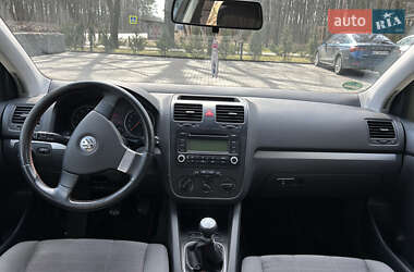 Хэтчбек Volkswagen Golf 2006 в Киверцах