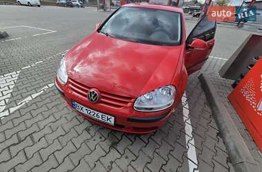 Хэтчбек Volkswagen Golf 2005 в Староконстантинове