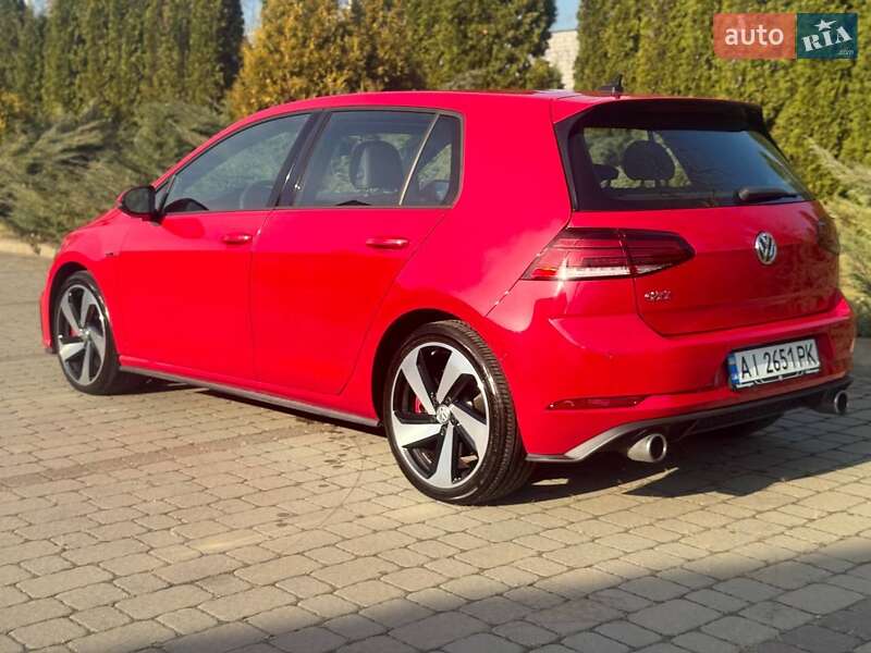 Хетчбек Volkswagen Golf 2019 в Києві