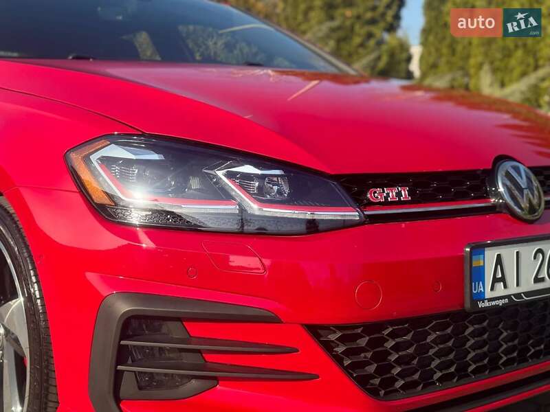 Хетчбек Volkswagen Golf 2019 в Києві