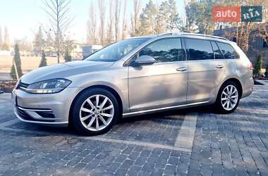 Универсал Volkswagen Golf 2017 в Киеве