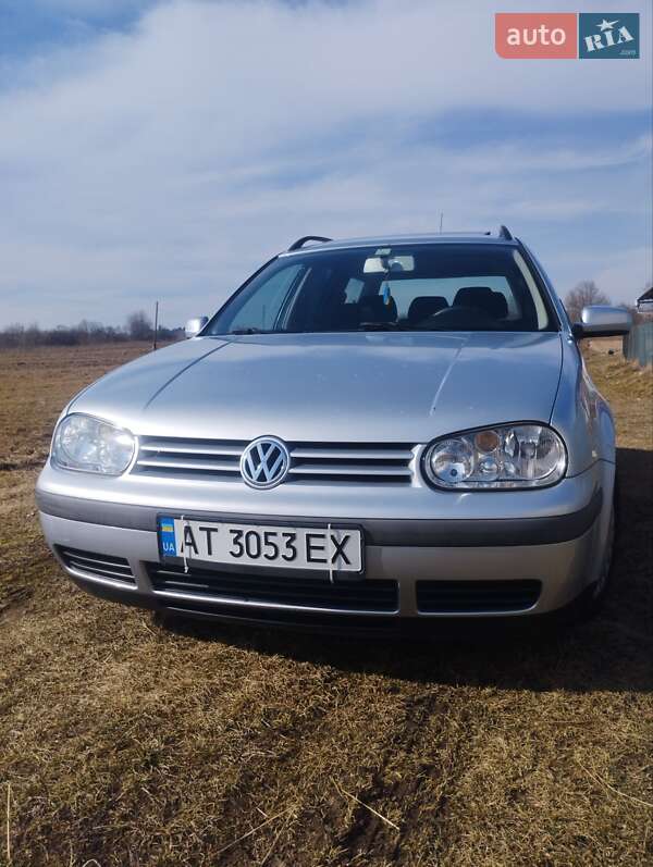 Універсал Volkswagen Golf 2001 в Івано-Франківську