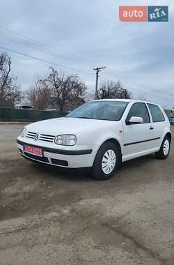 Хетчбек Volkswagen Golf 2000 в Новоархангельську