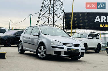 Хетчбек Volkswagen Golf 2004 в Харкові