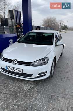 Хэтчбек Volkswagen Golf 2014 в 