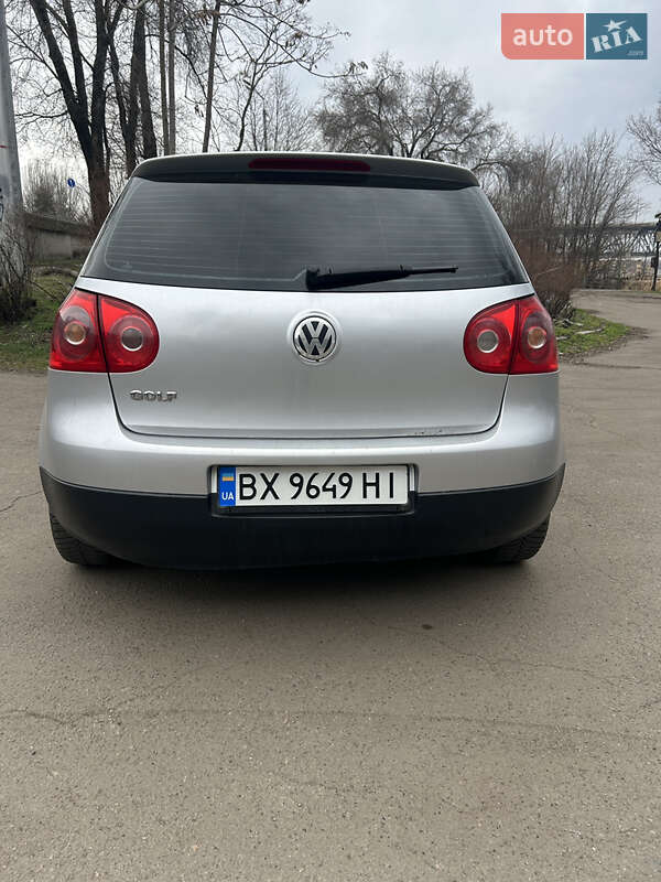 Volkswagen Golf 2004