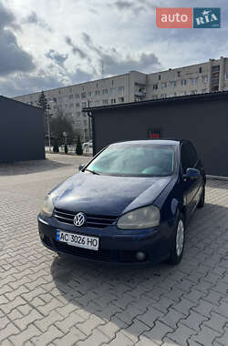 Хэтчбек Volkswagen Golf 2004 в Червонограде