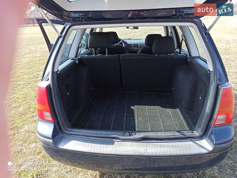 Універсал Volkswagen Golf 2001 в Диканьці