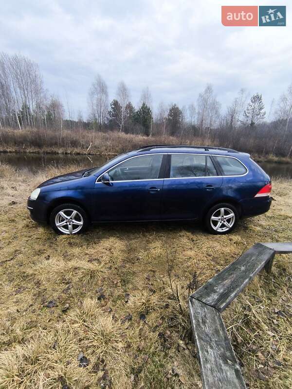 Універсал Volkswagen Golf 2008 в Сарнах