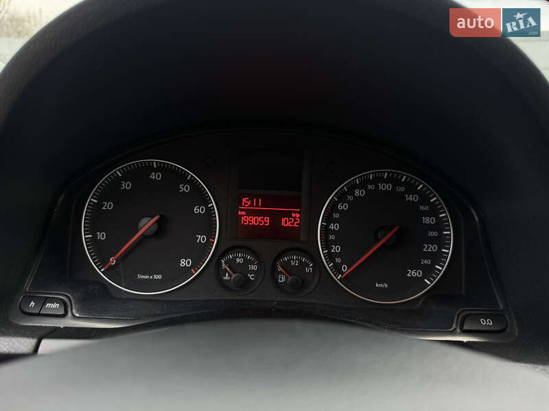 Хэтчбек Volkswagen Golf 2006 в Лубнах