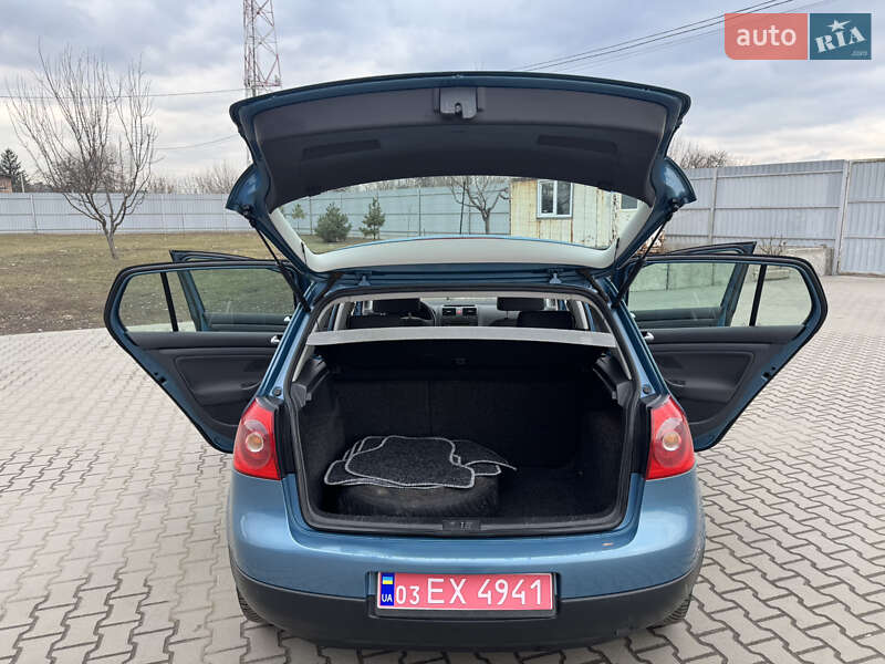 Хэтчбек Volkswagen Golf 2006 в Лубнах