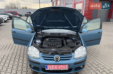 Хэтчбек Volkswagen Golf 2006 в Лубнах