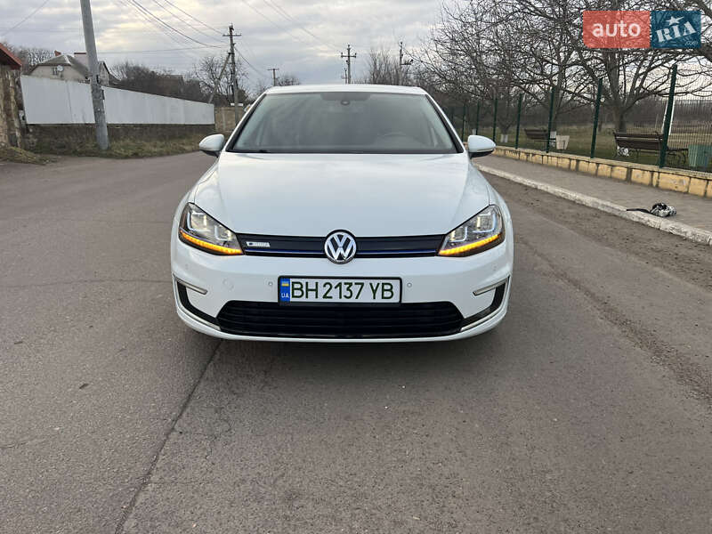 Хэтчбек Volkswagen Golf 2015 в Одессе